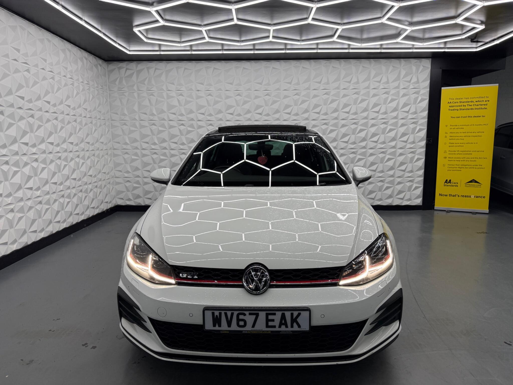 Volkswagen Golf - Image 4