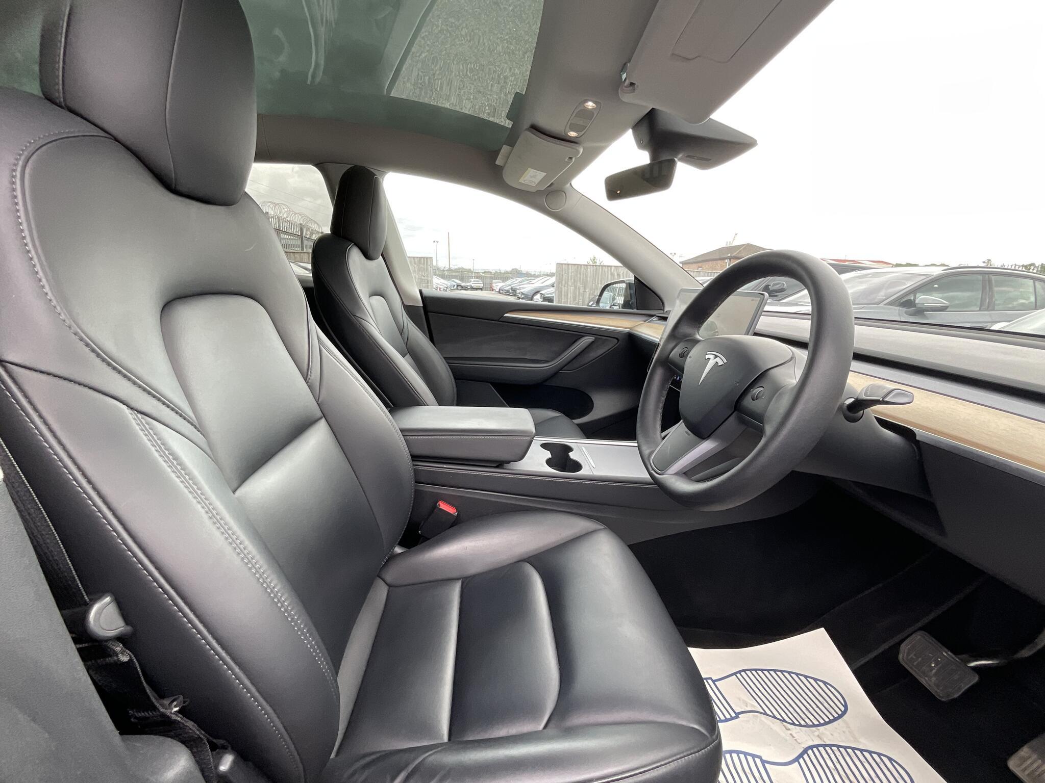 Tesla Model Y - Image 9