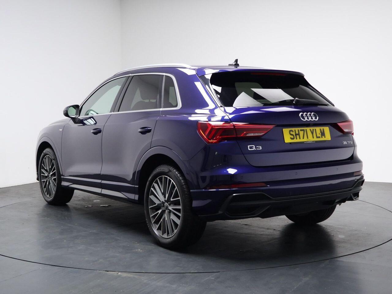 Audi Q3 - Image 9