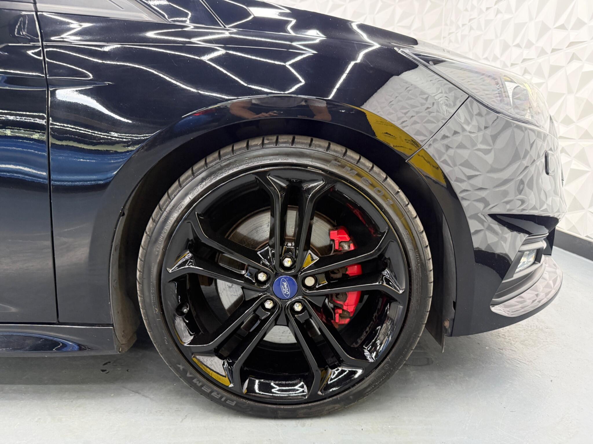 Ford Focus - Image 14