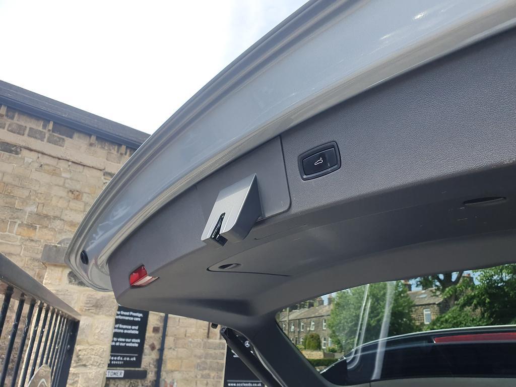 Porsche Cayenne - Image 20