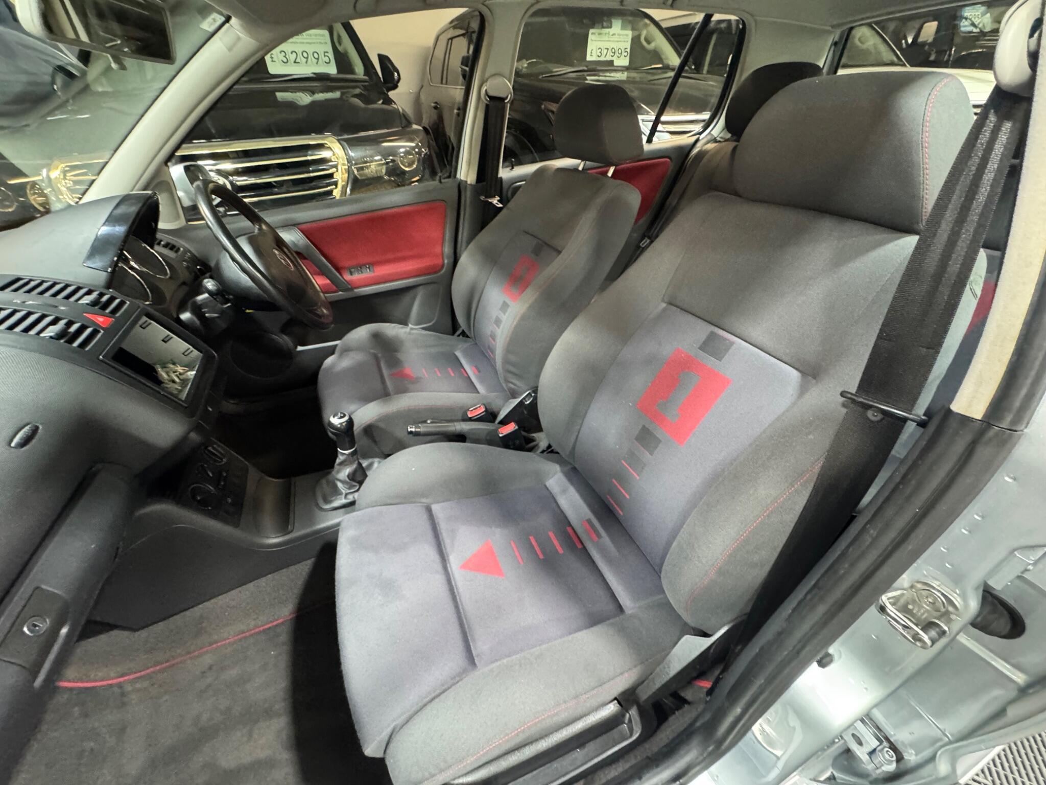 Volkswagen Polo - Image 9