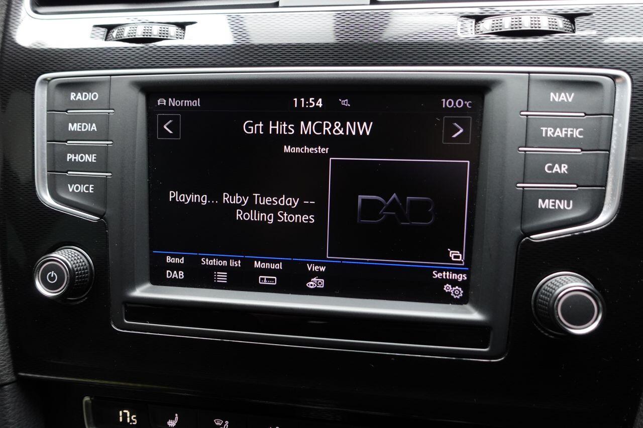 Volkswagen Golf - Image 26