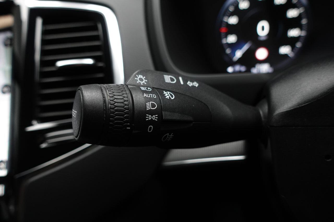 Volvo XC90 - Image 51