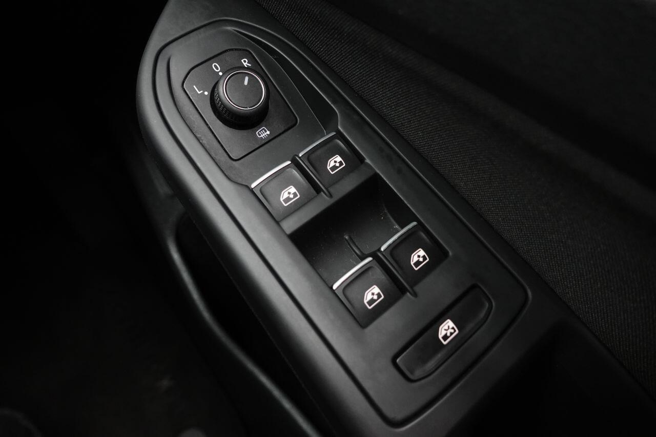 Volkswagen Golf - Image 50