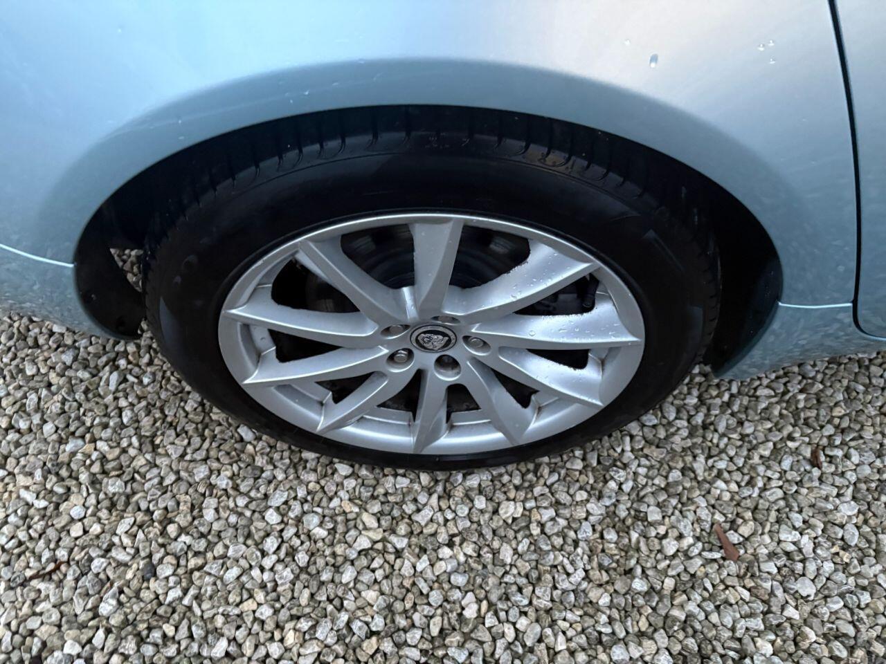 Jaguar XF - Image 22