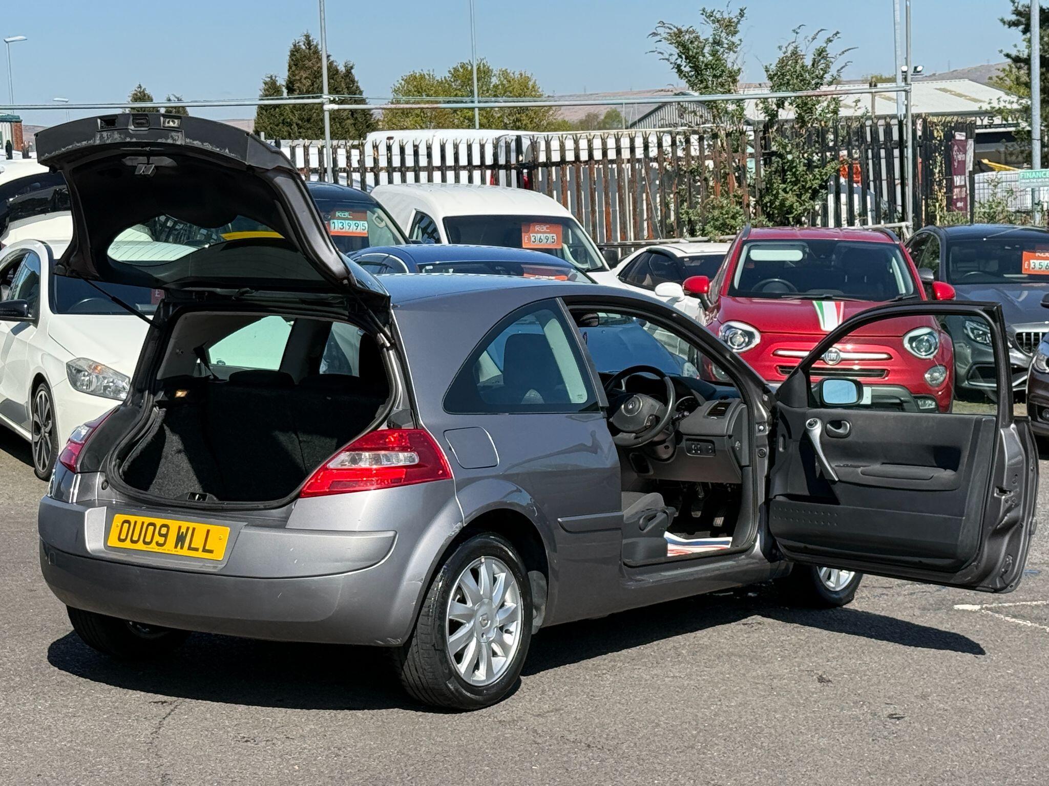 Renault Megane - Image 2