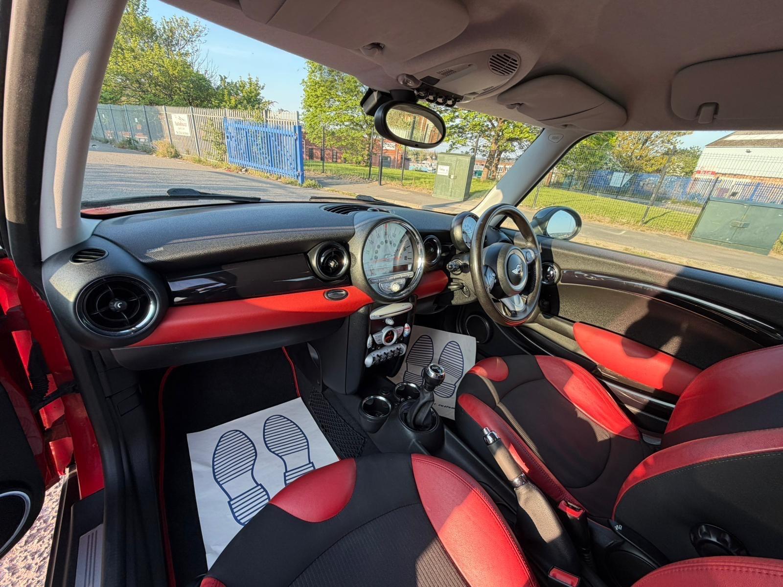 MINI Hatch - Image 22