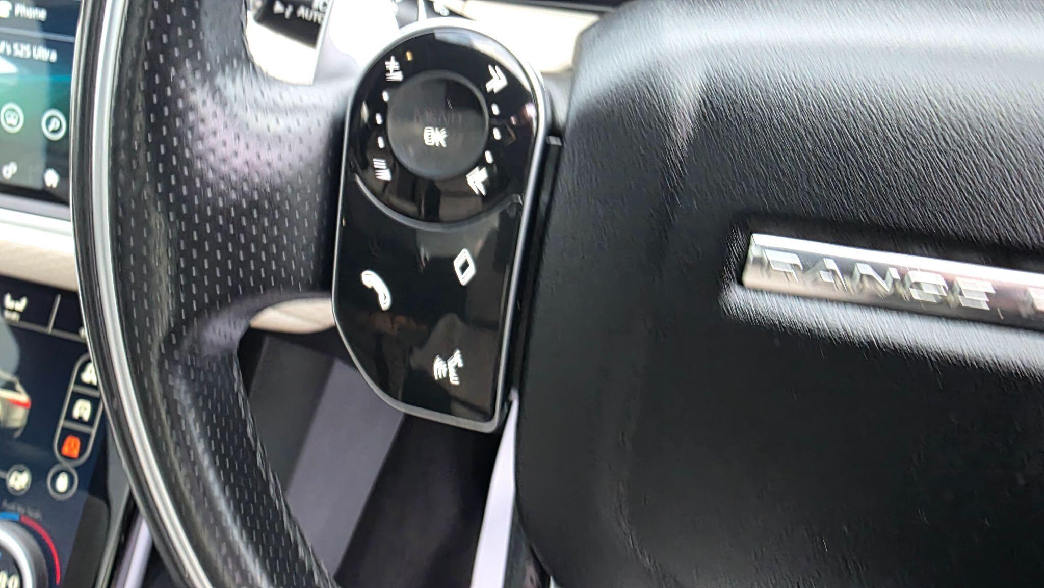 Land Rover Range Rover Velar - Image 28