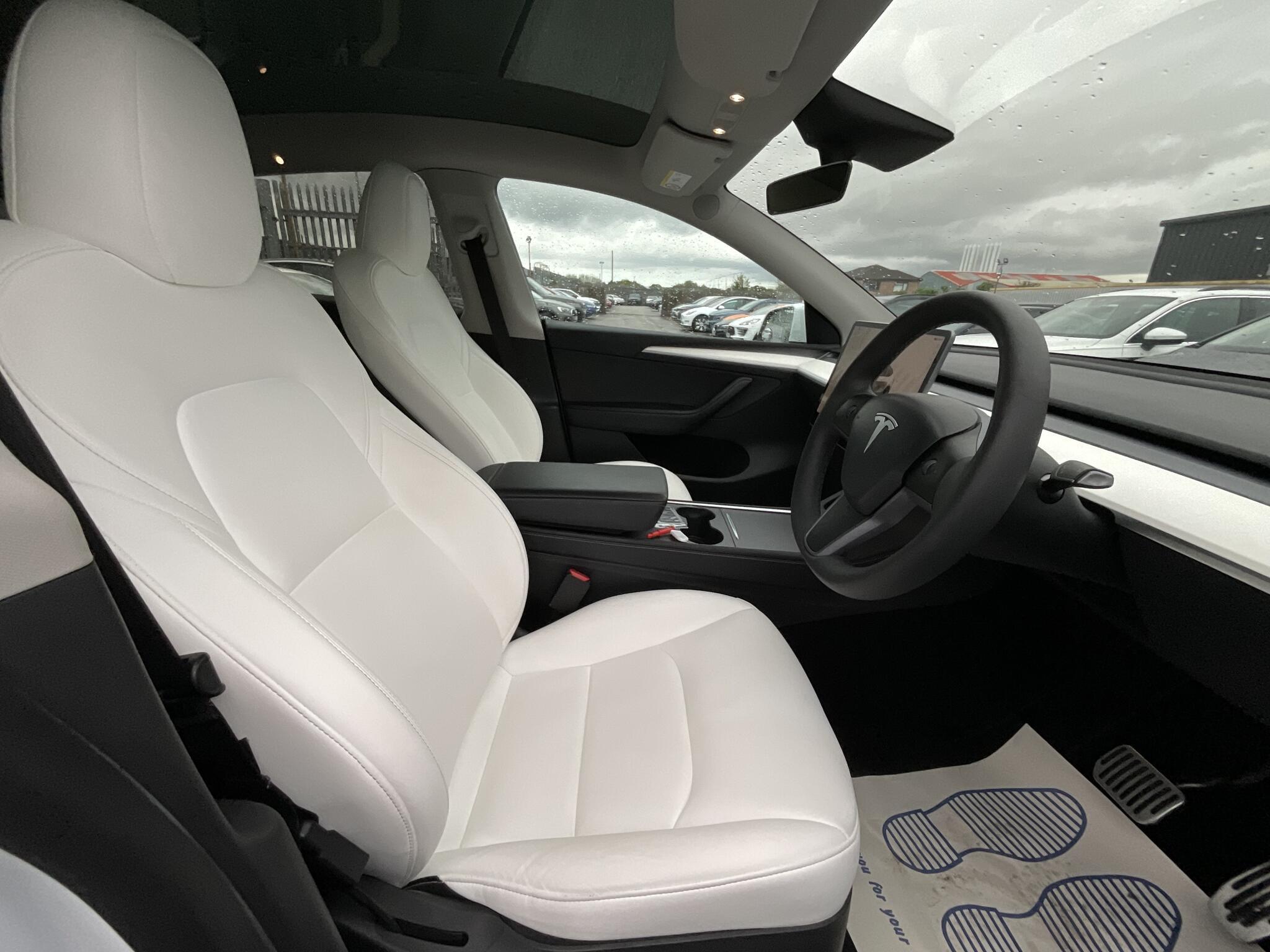 Tesla Model Y - Image 9