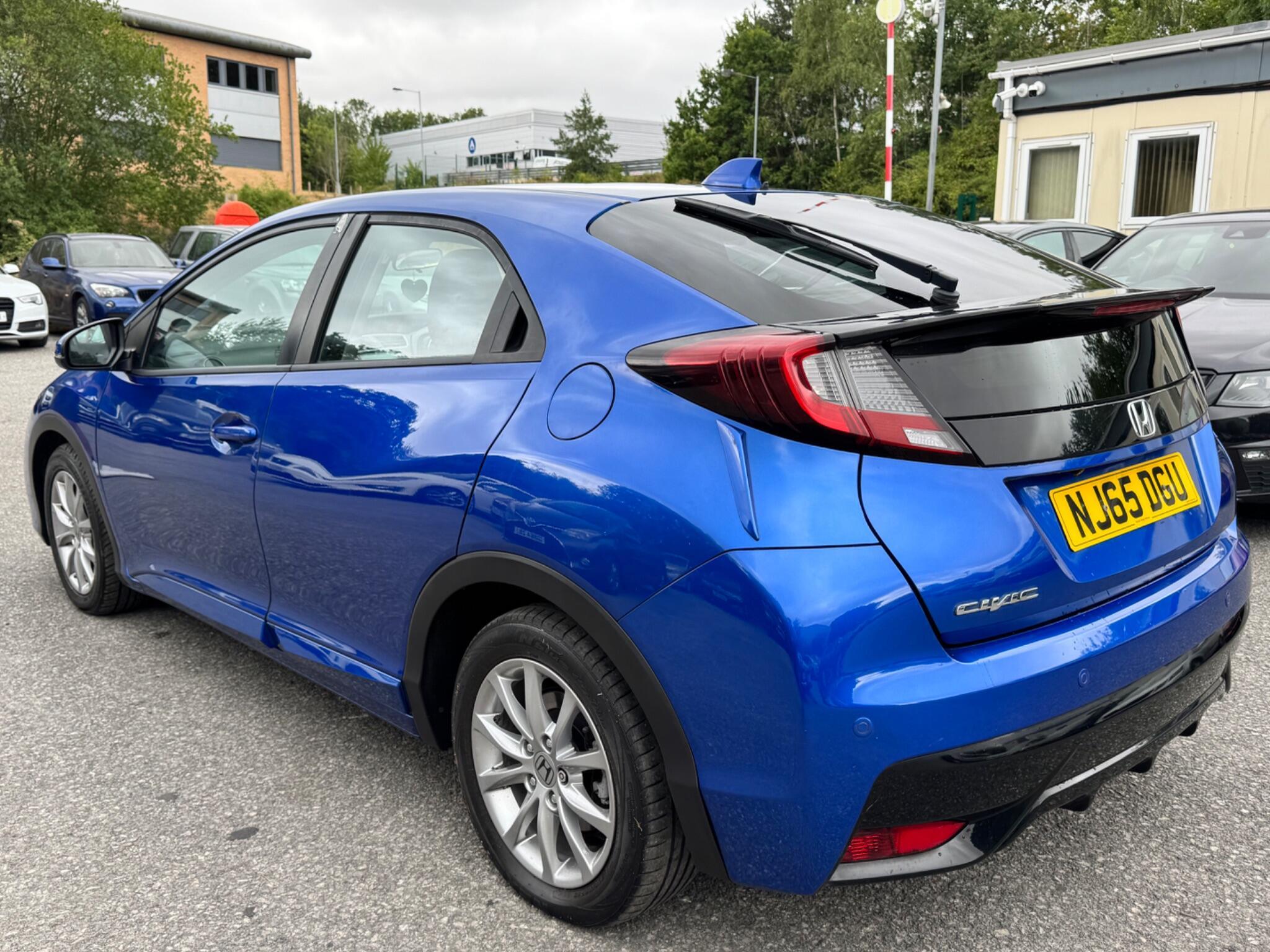 Honda Civic - Image 10