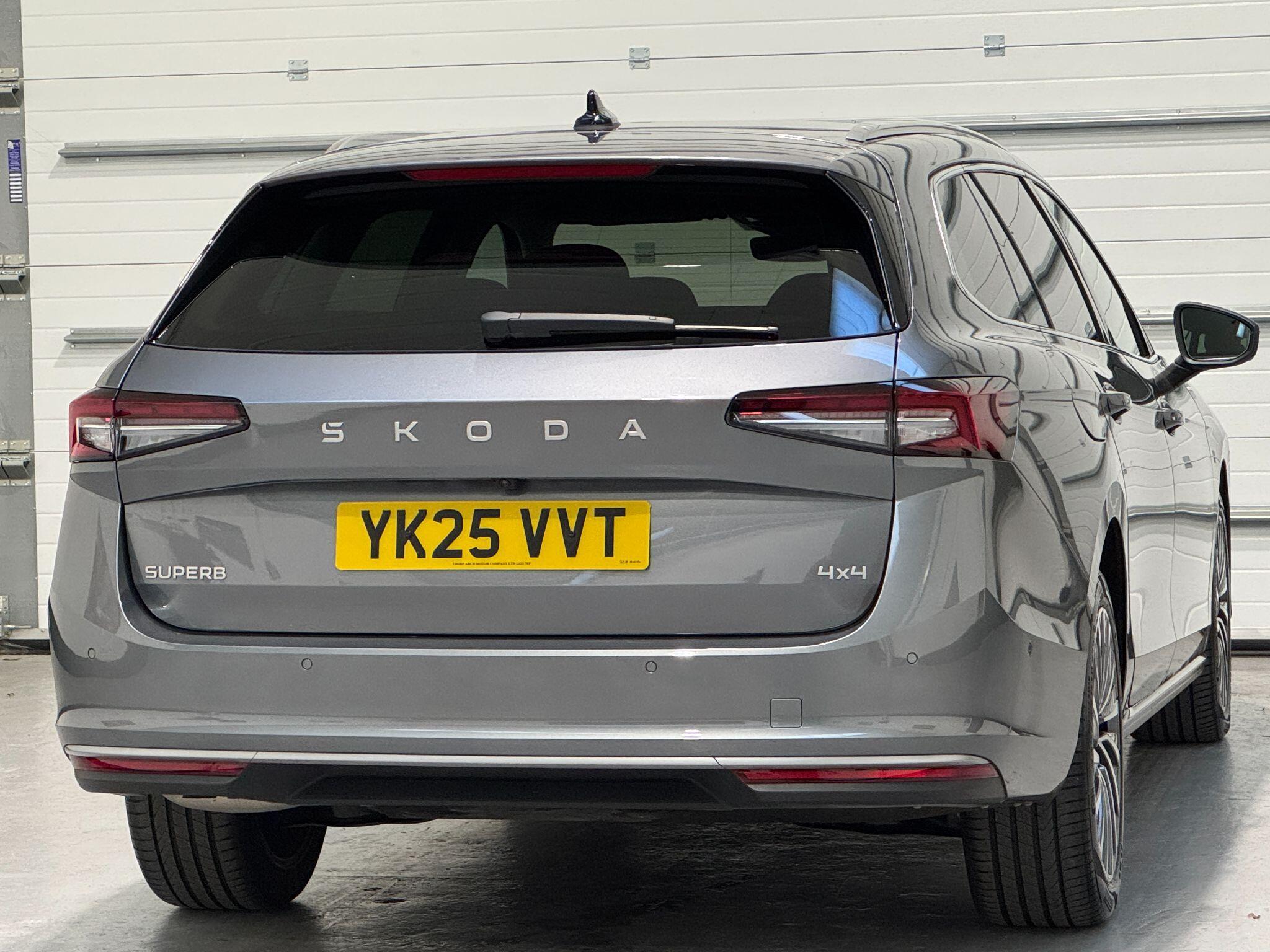 Skoda Superb - Image 12