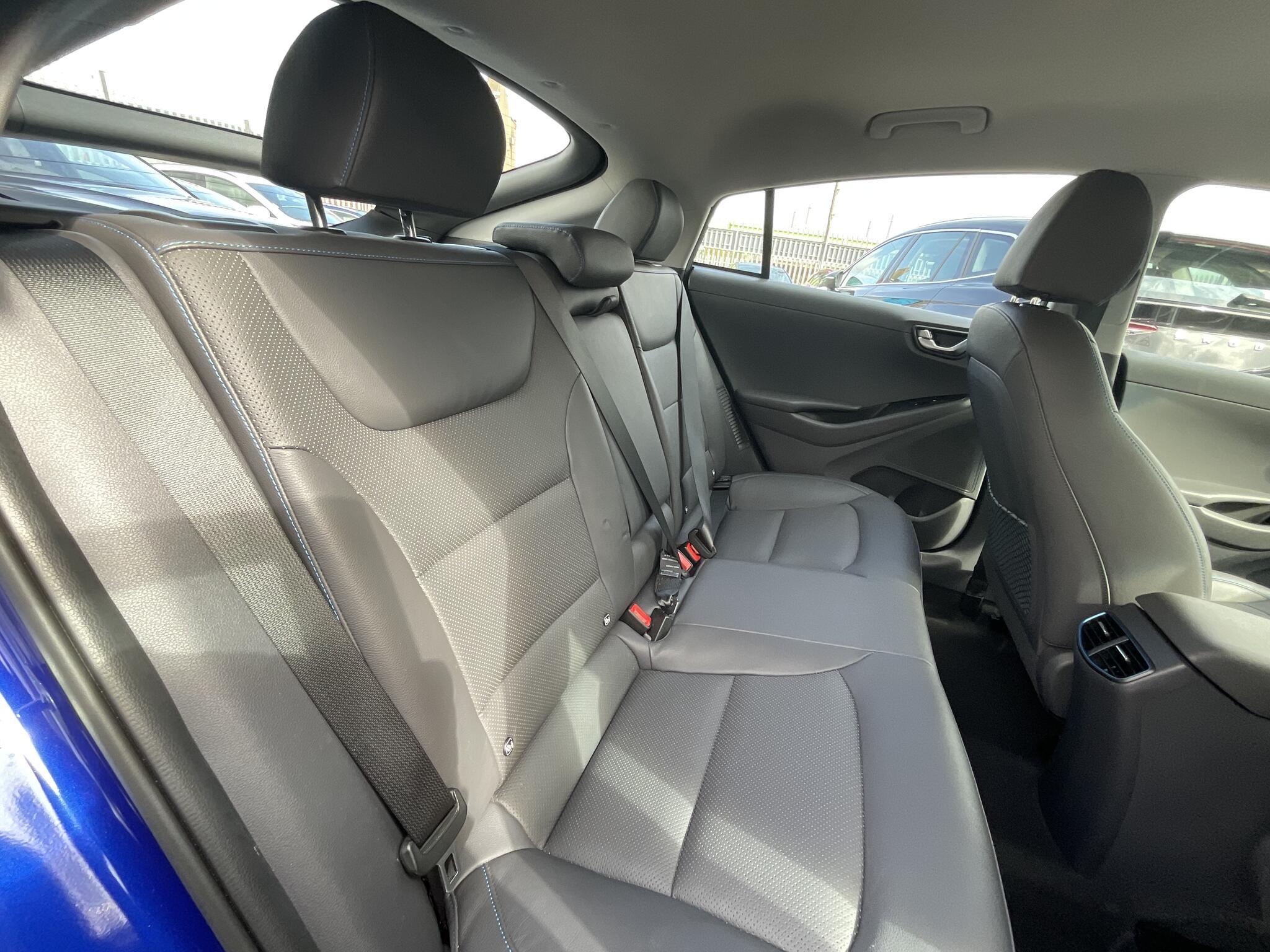 Hyundai Ioniq - Image 11