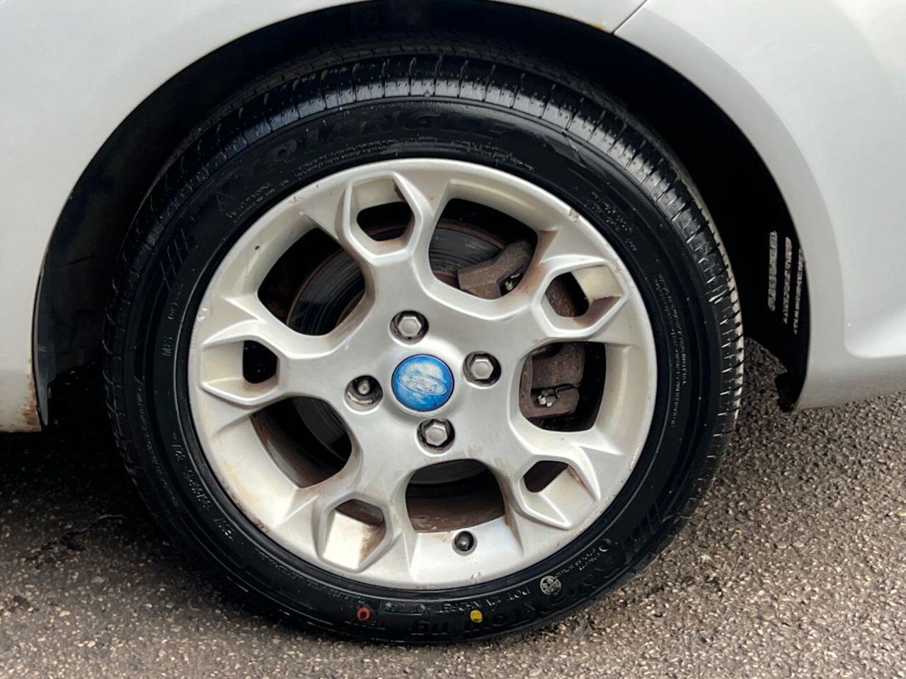 Ford Fiesta - Image 12