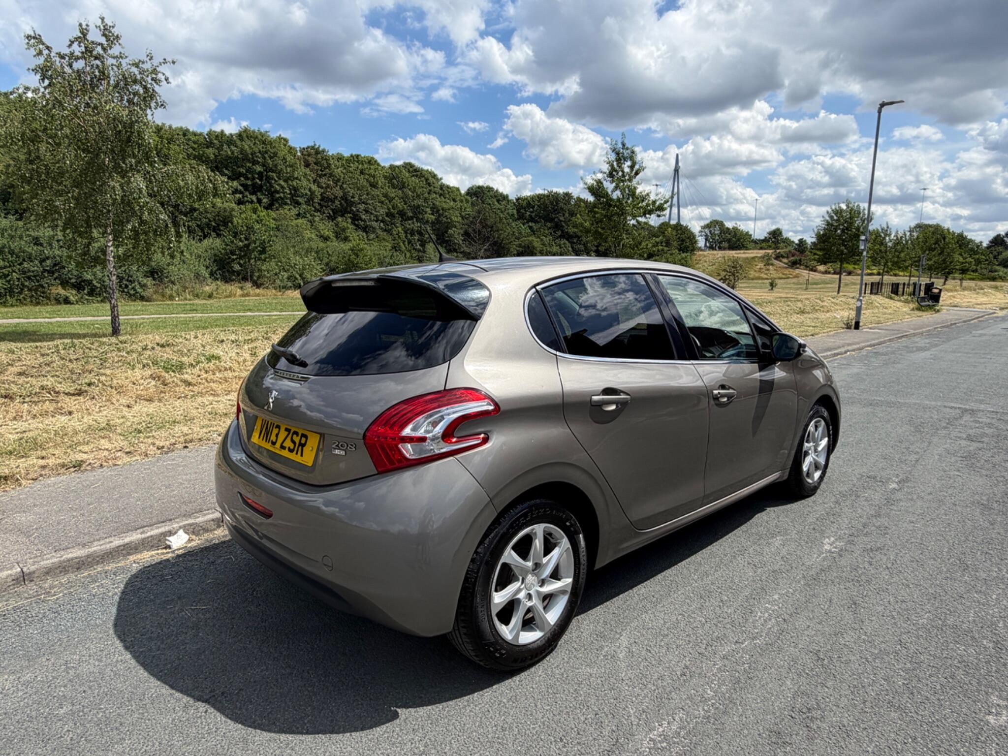Peugeot 208 - Image 3