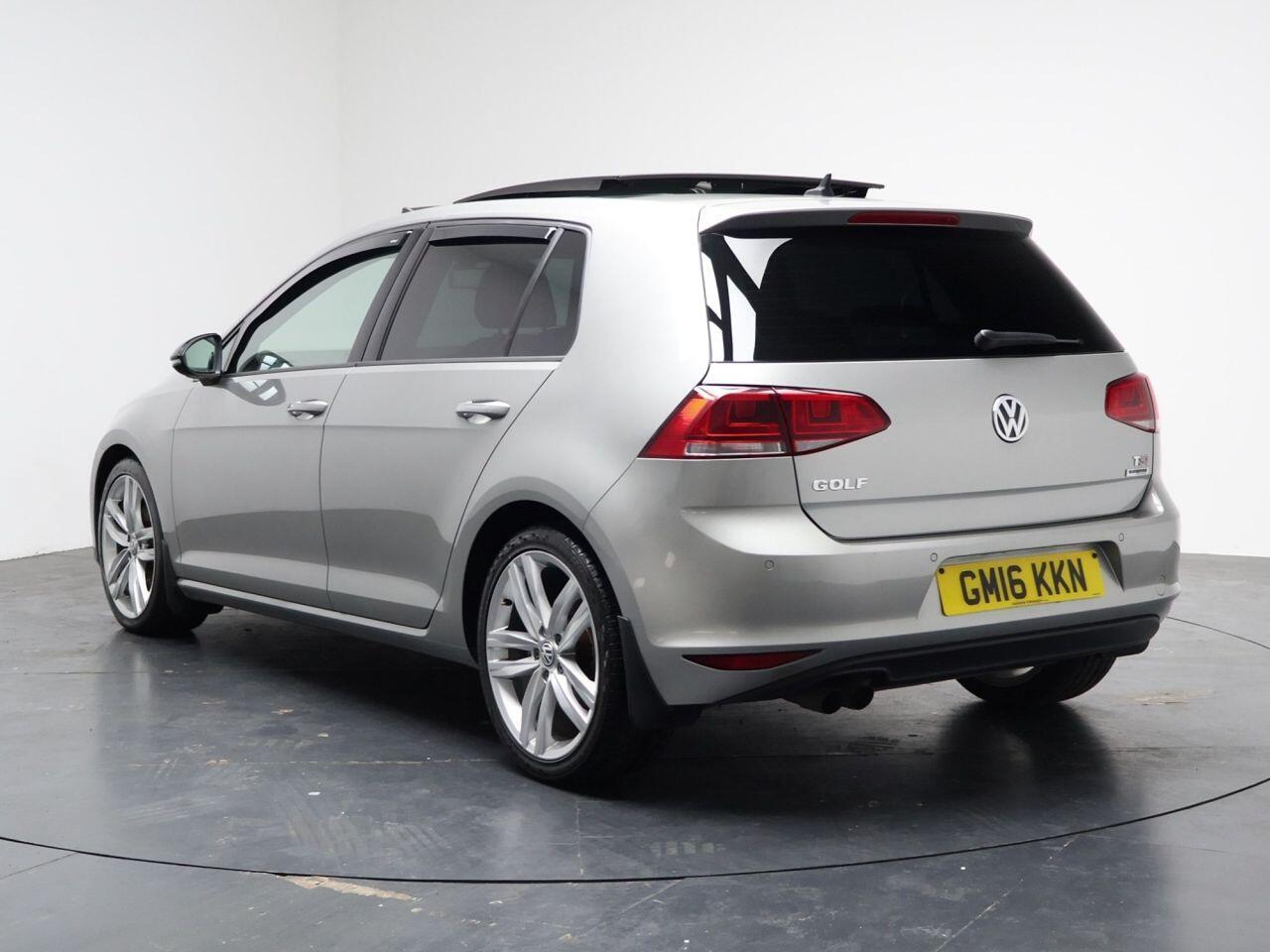 Volkswagen Golf - Image 9