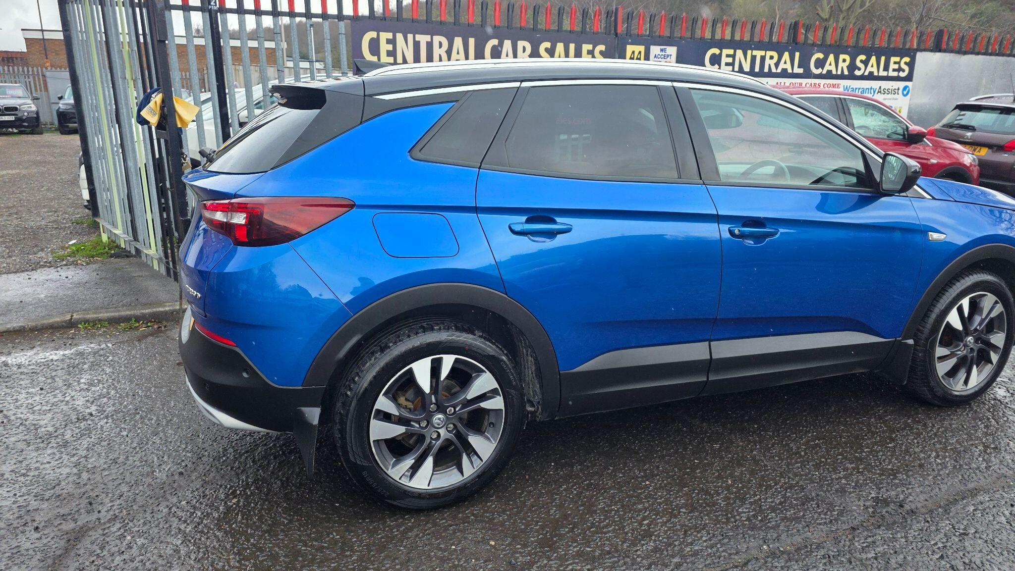 Vauxhall Grandland X - Image 12