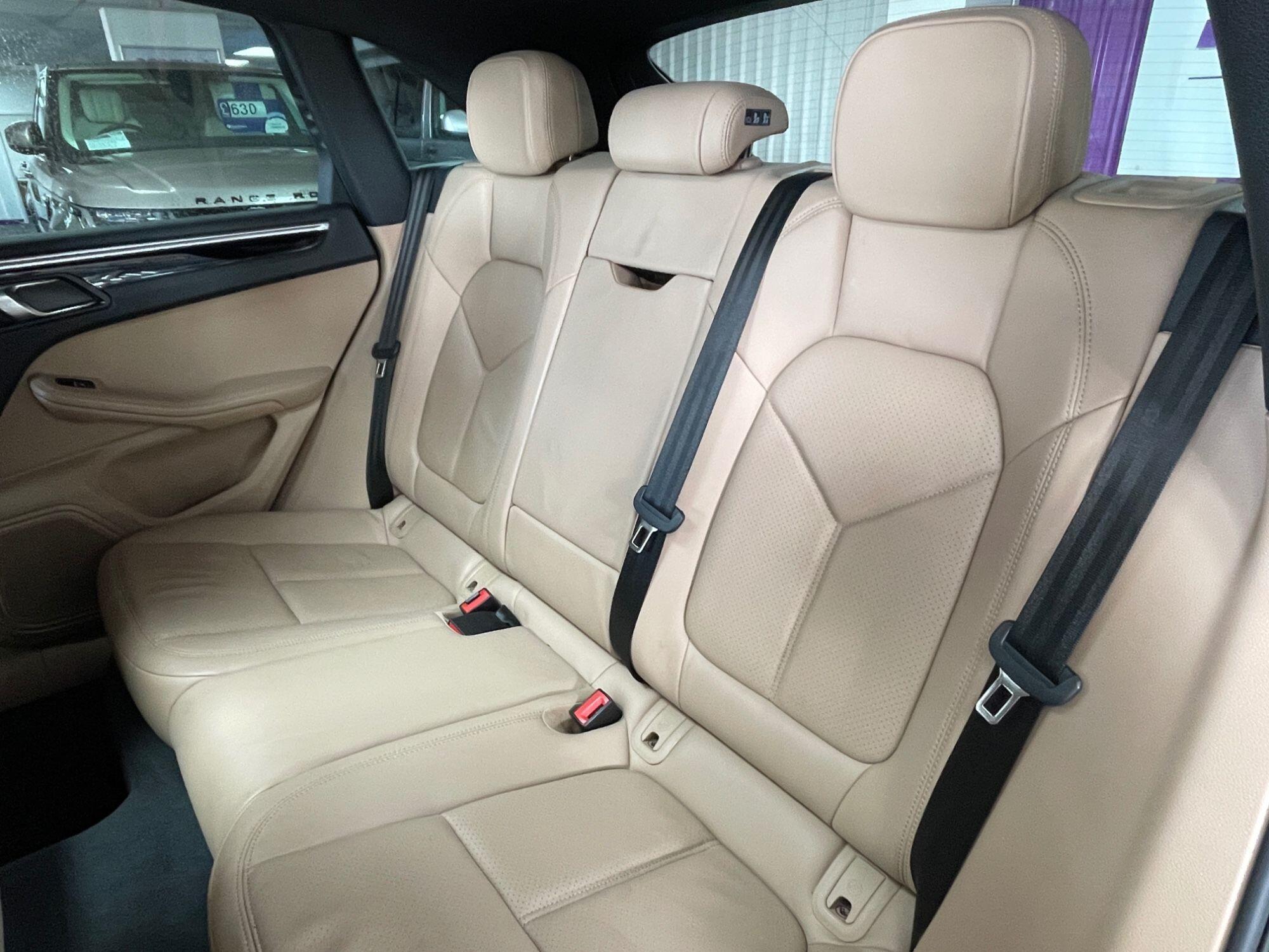 Porsche Macan - Image 34