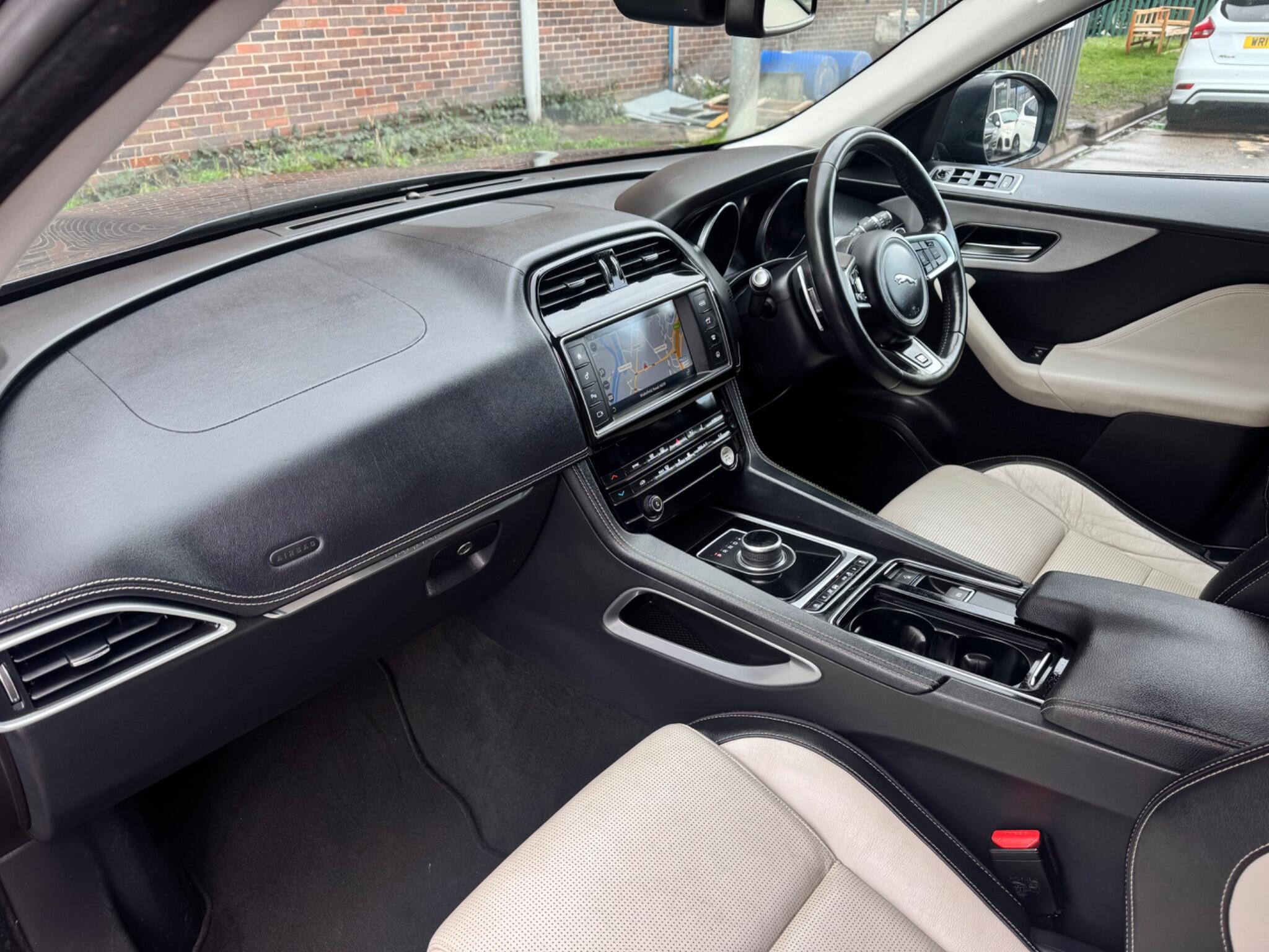 Jaguar F-Pace - Image 19