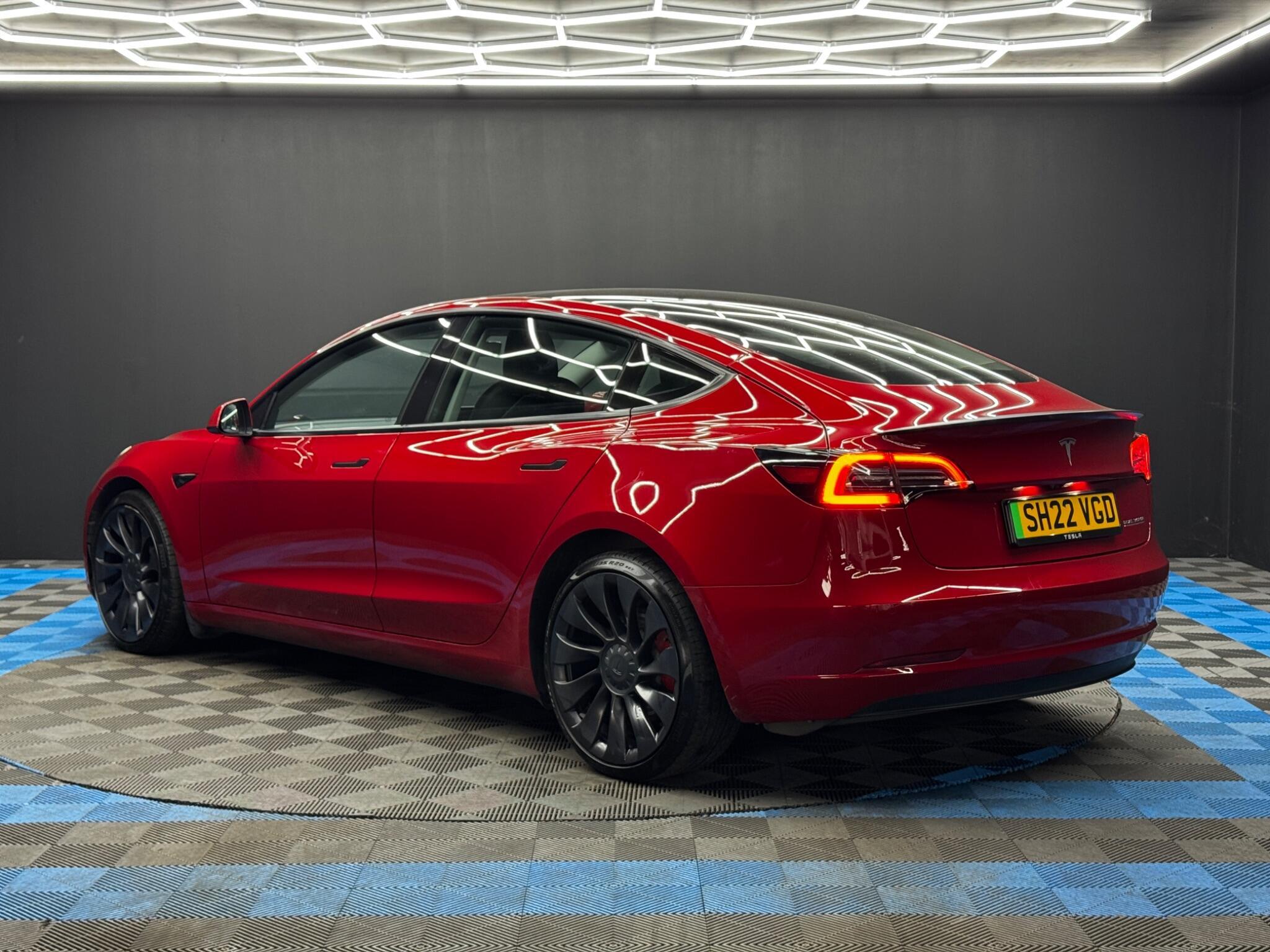 Tesla Model 3 - Image 7