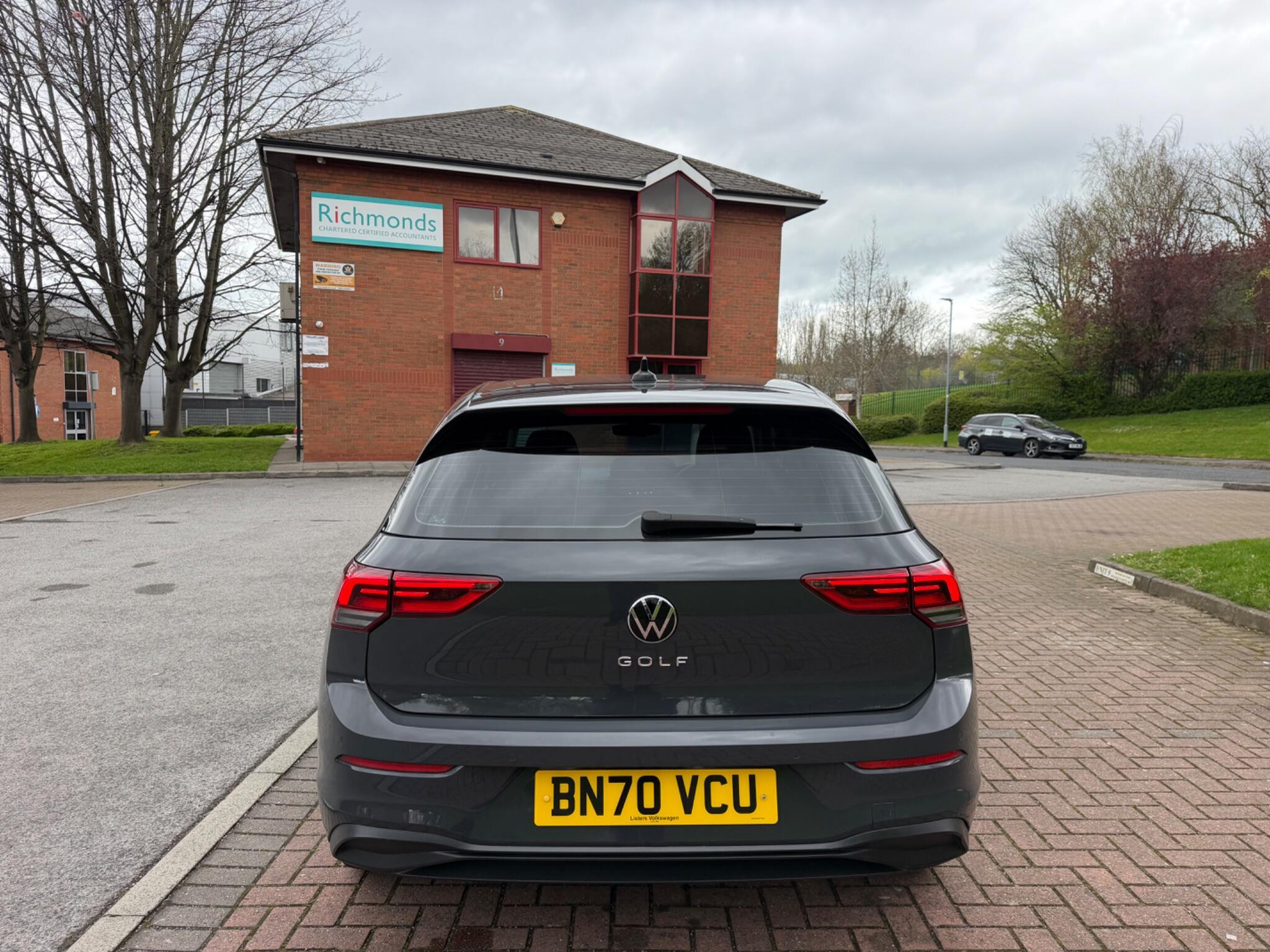 Volkswagen Golf - Image 16