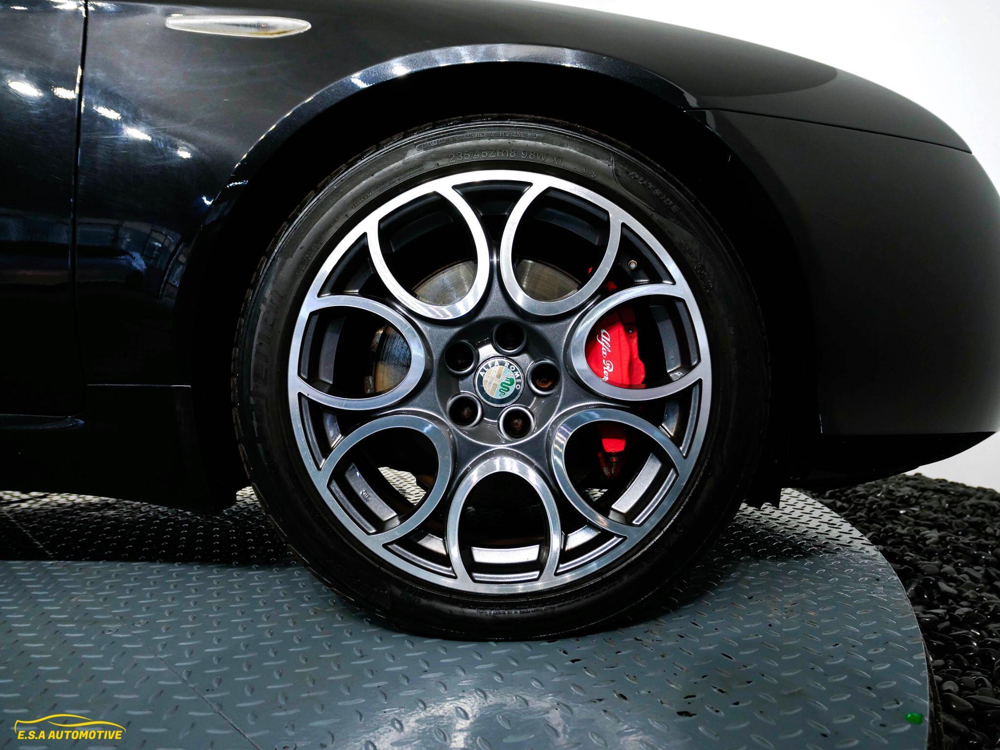 Alfa Romeo Spider - Image 22