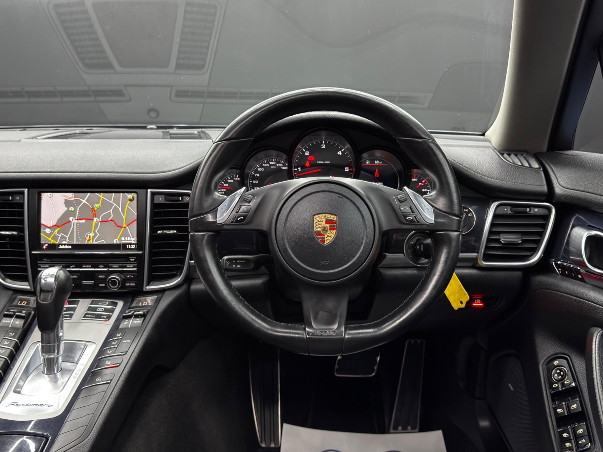 Porsche Panamera - Image 18