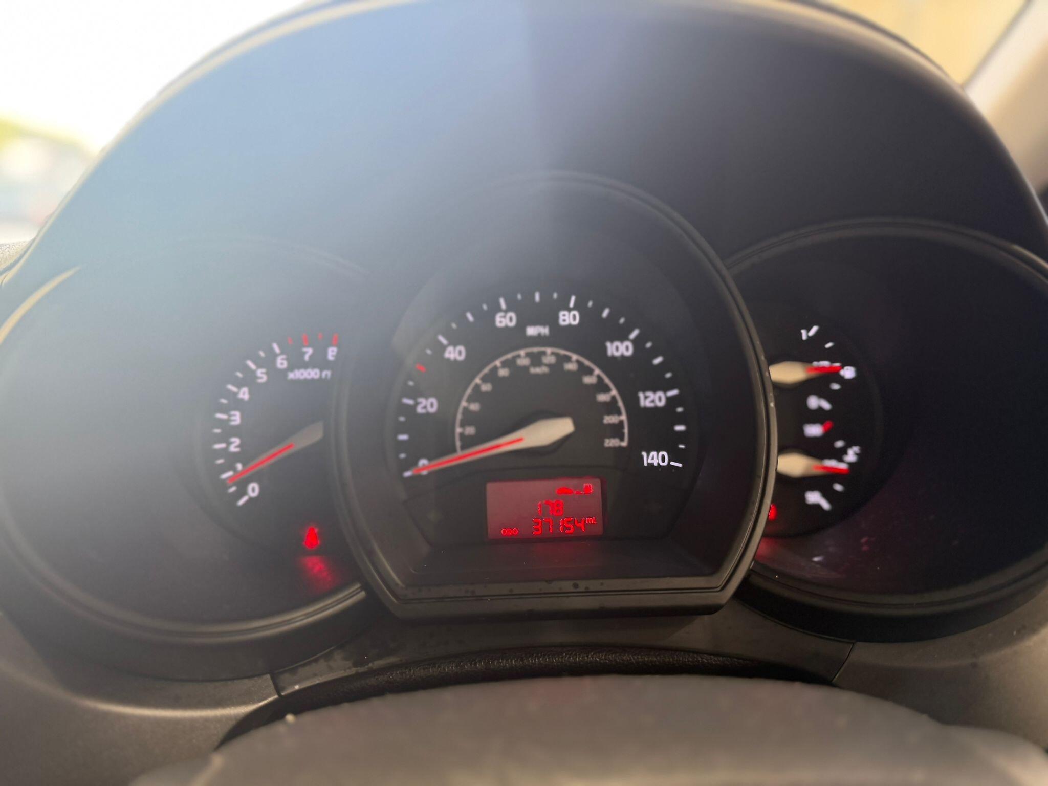 Kia Rio - Image 18