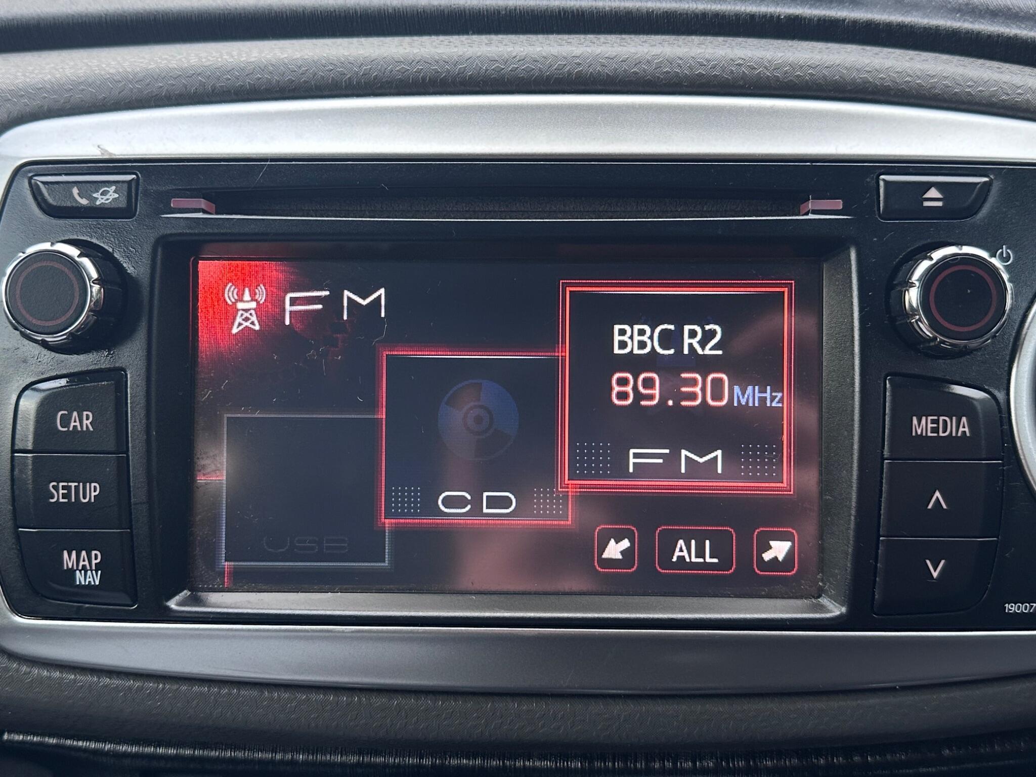 Toyota Yaris - Image 19