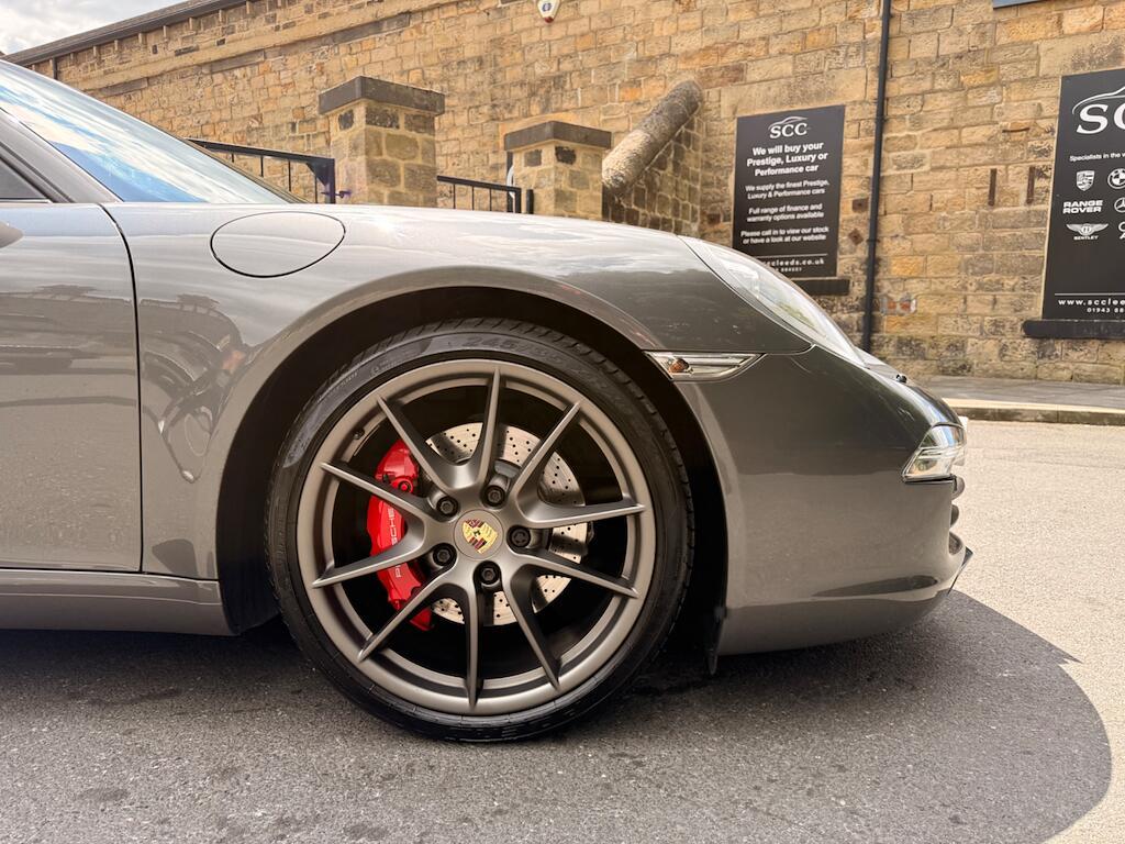 Porsche 911 - Image 16