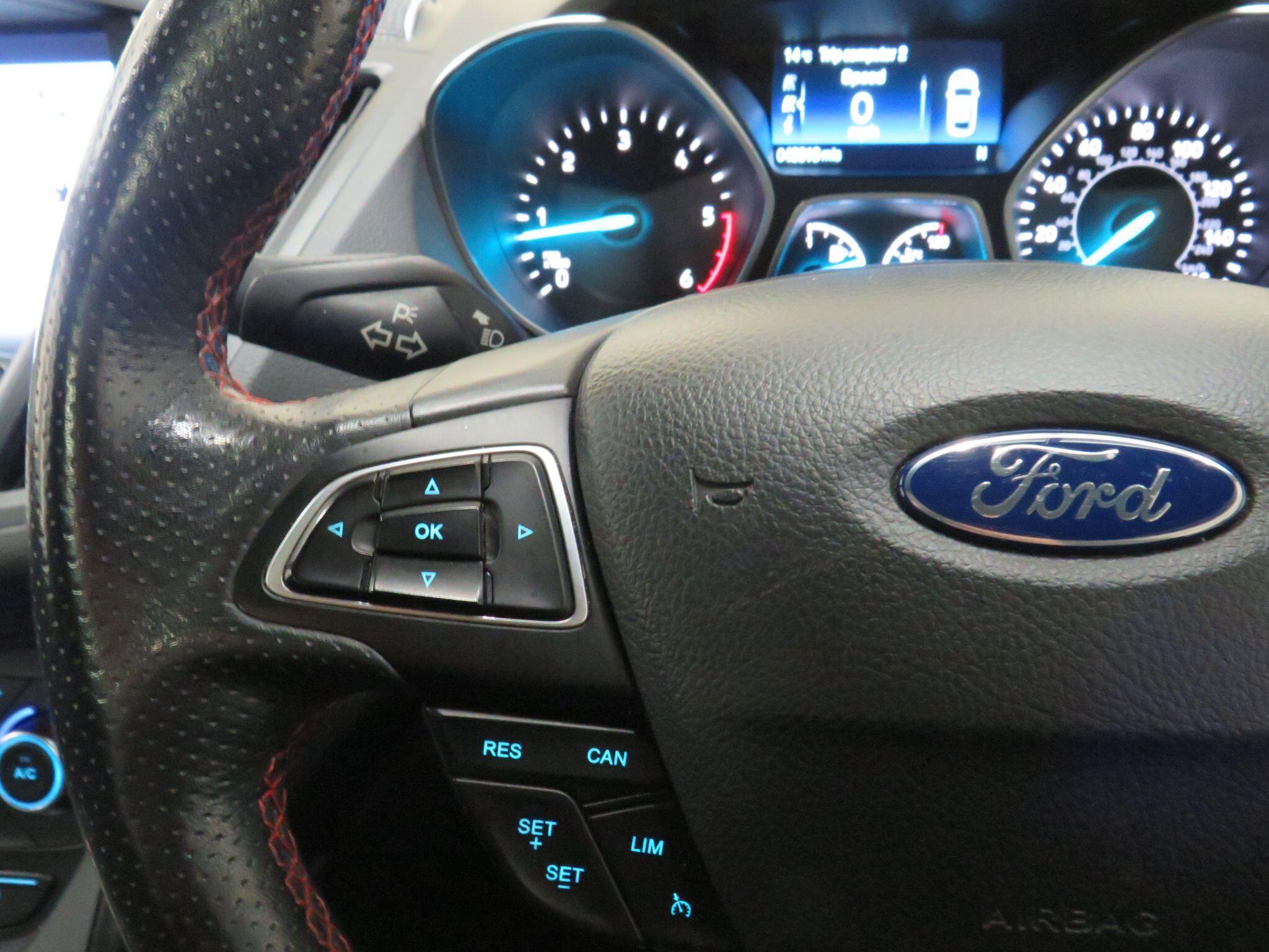Ford Kuga - Image 18