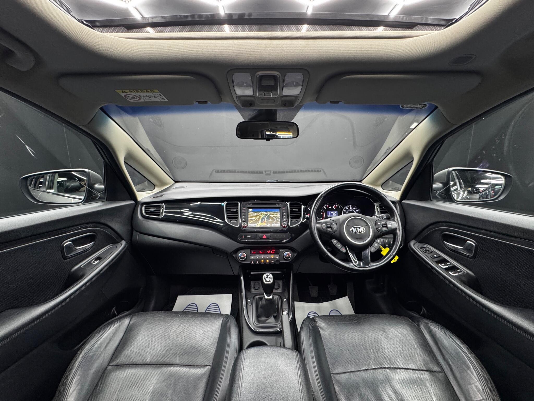 Kia Carens - Image 18