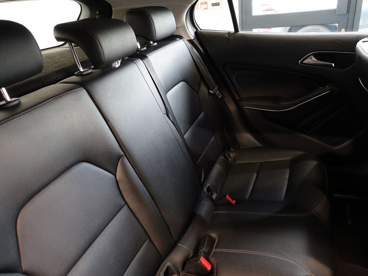 Mercedes-benz GLA - Image 13