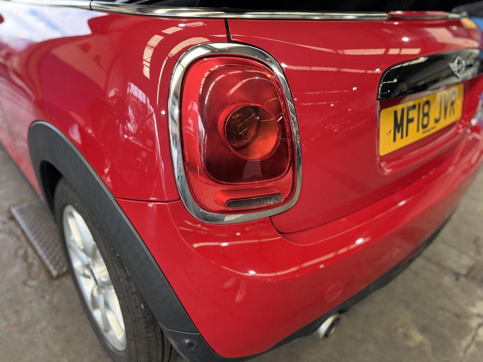 MINI Convertible - Image 12