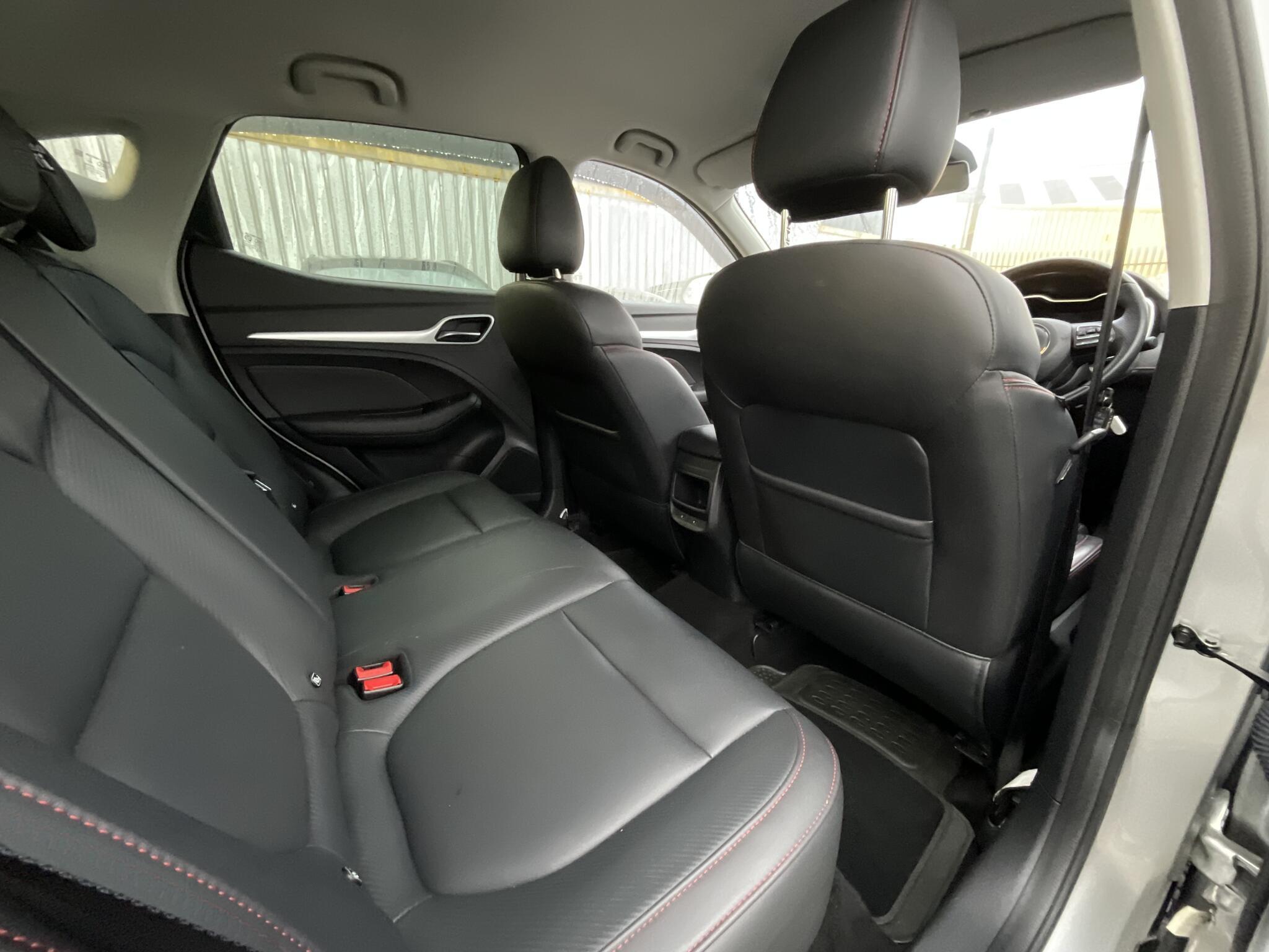 MG MG ZS - Image 10