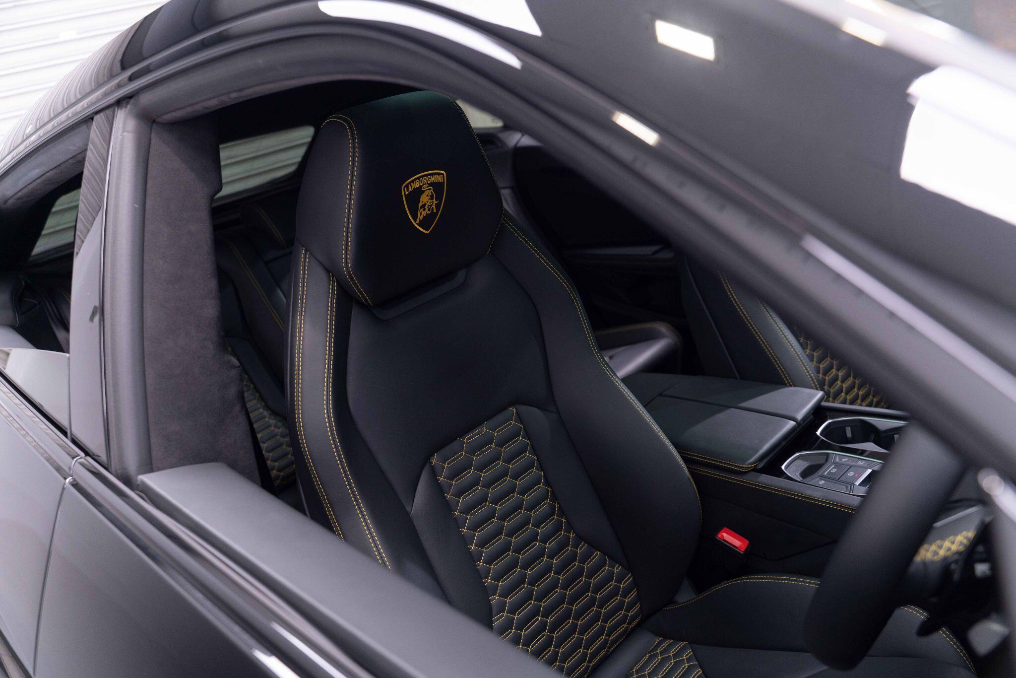 Lamborghini Urus - Image 13