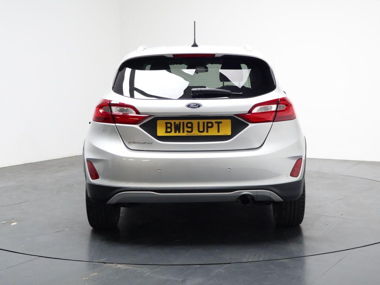 Ford Fiesta - Image 11