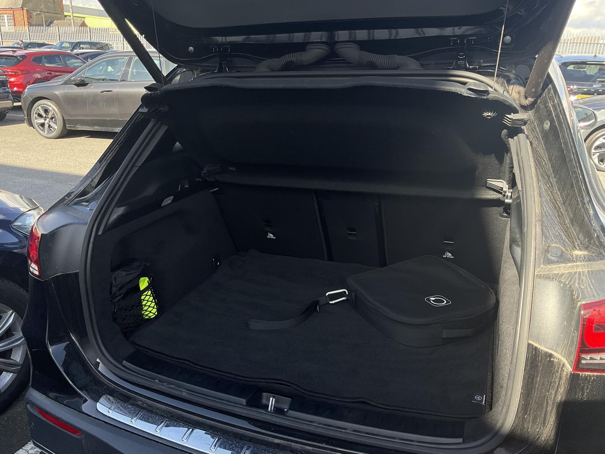 Mercedes Eqa - Image 20