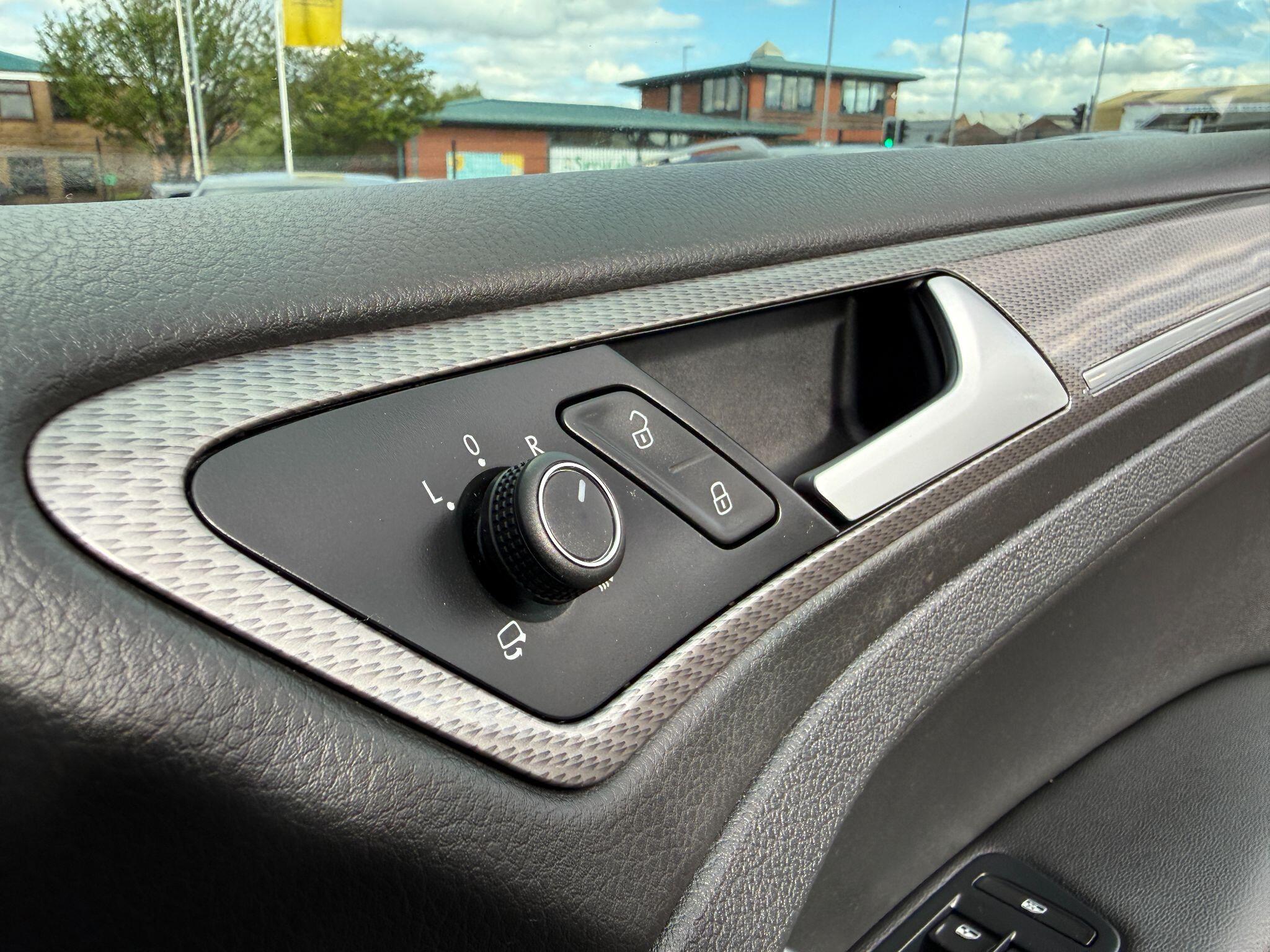 Volkswagen Golf - Image 62