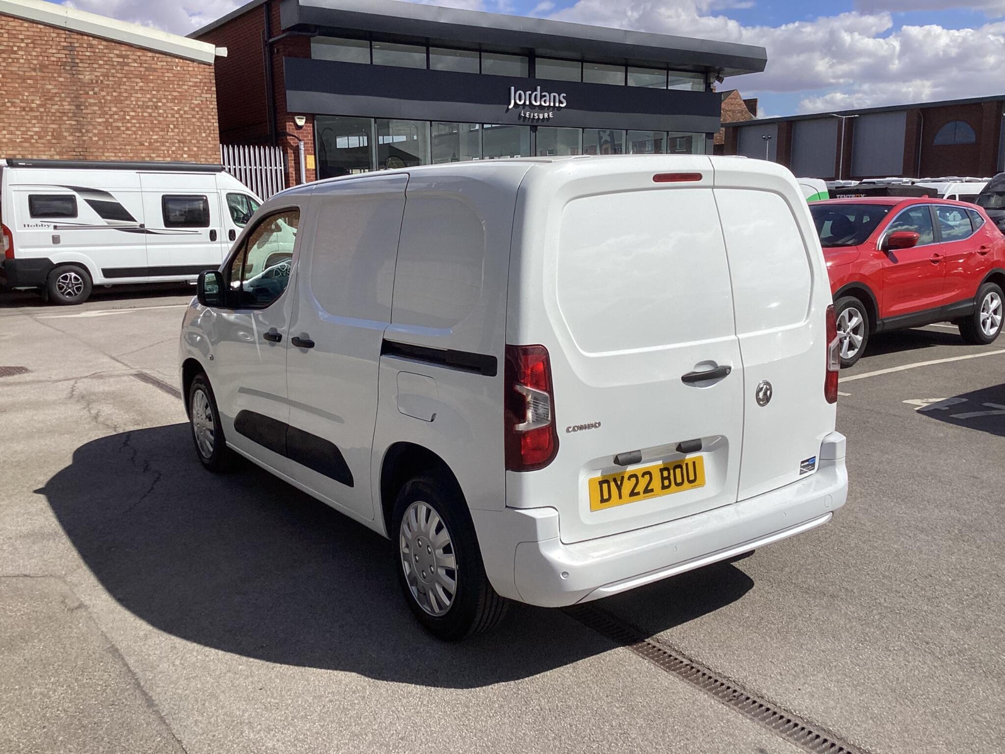 Vauxhall Combo - Image 4