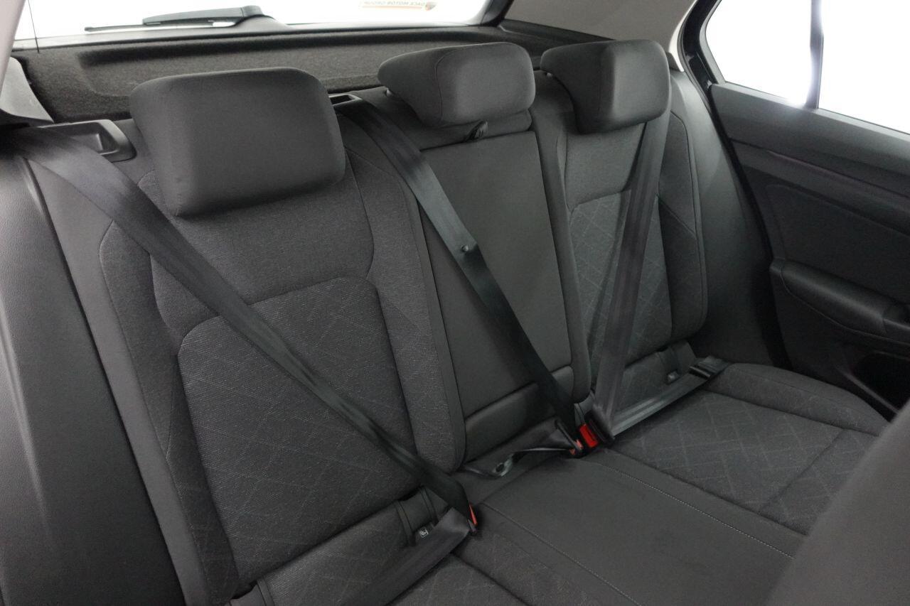 Volkswagen Golf - Image 18