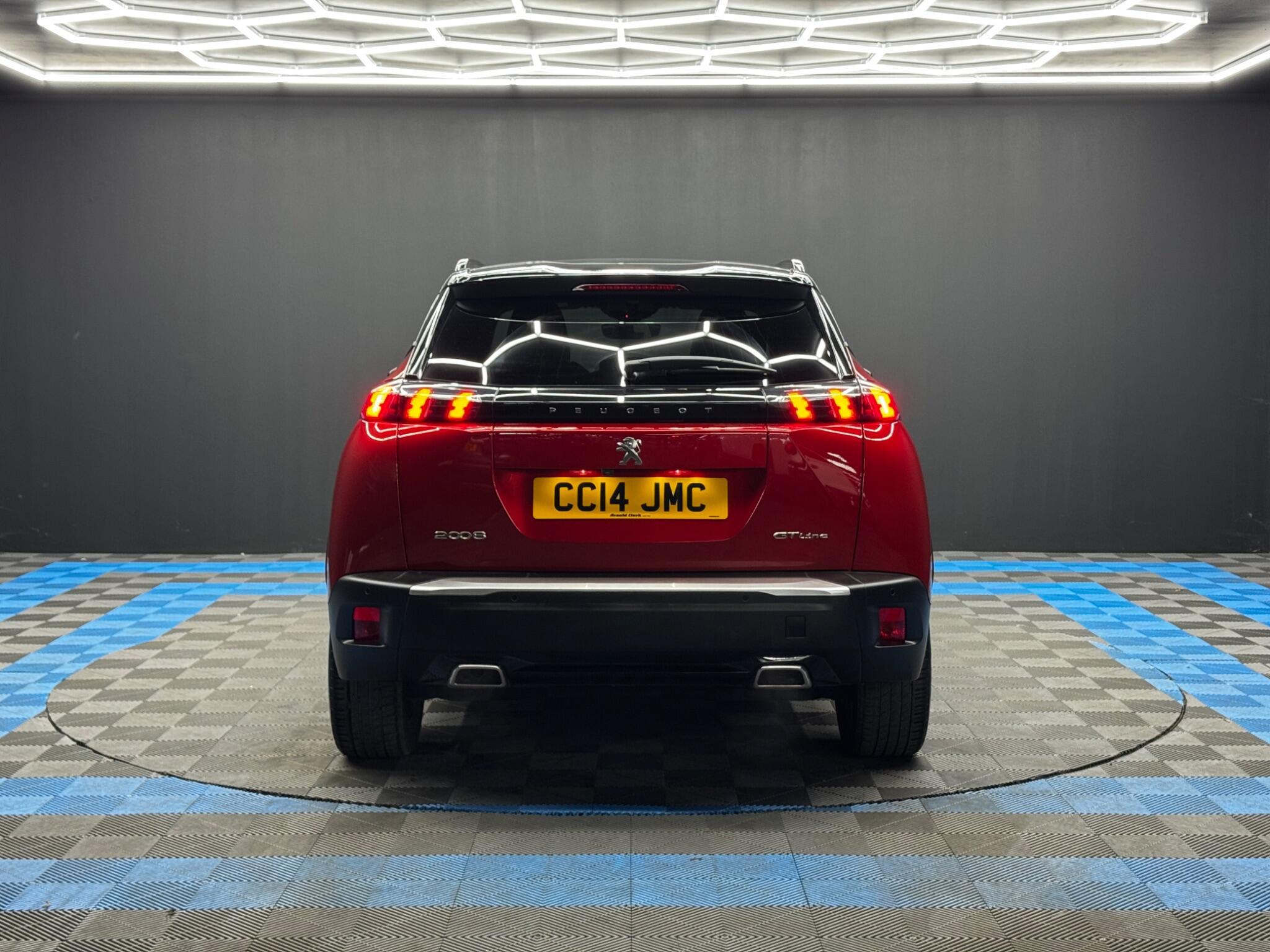 Peugeot 2008 - Image 6