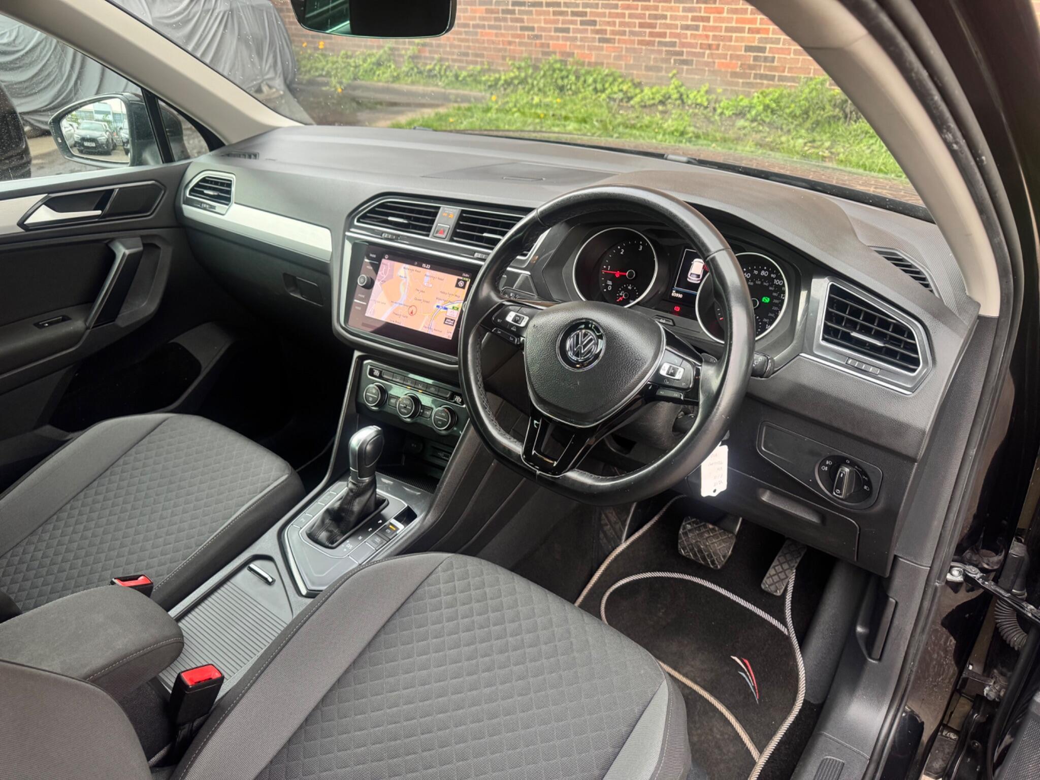 Volkswagen Tiguan - Image 29