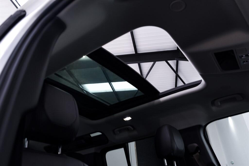 Land Rover Defender 110 - Image 4