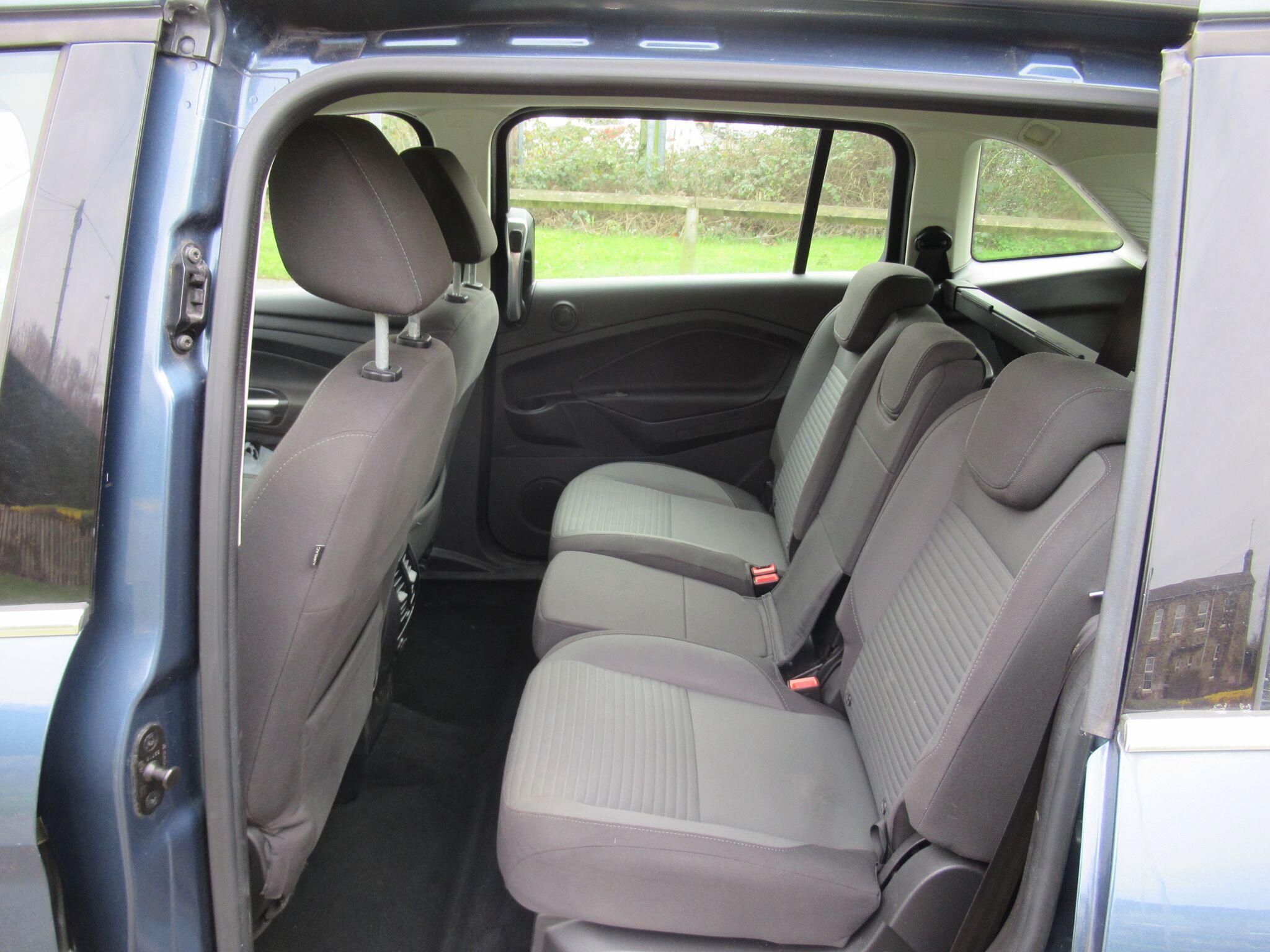 Ford Grand C-MAX - Image 17