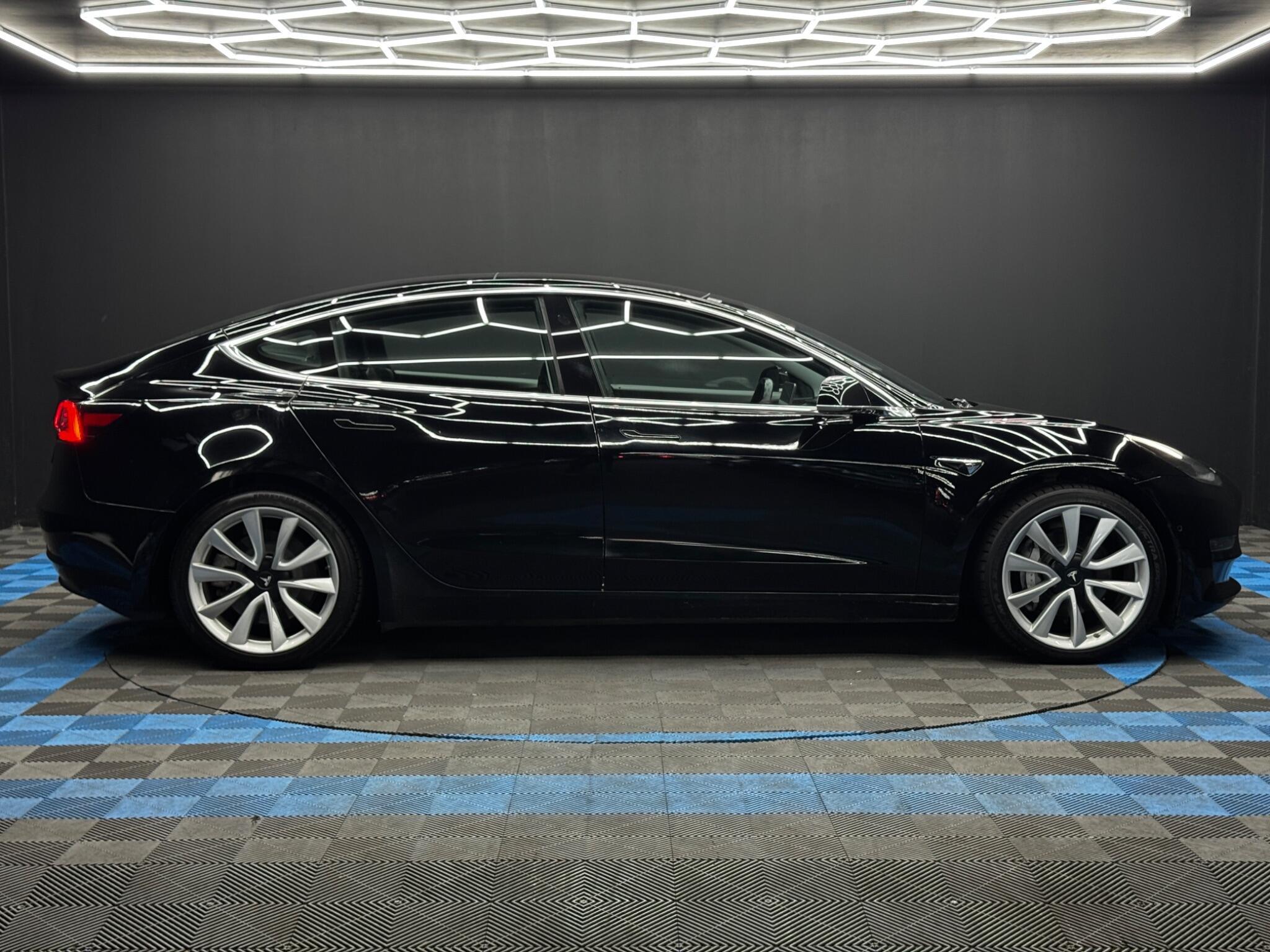 Tesla Model 3 - Image 4