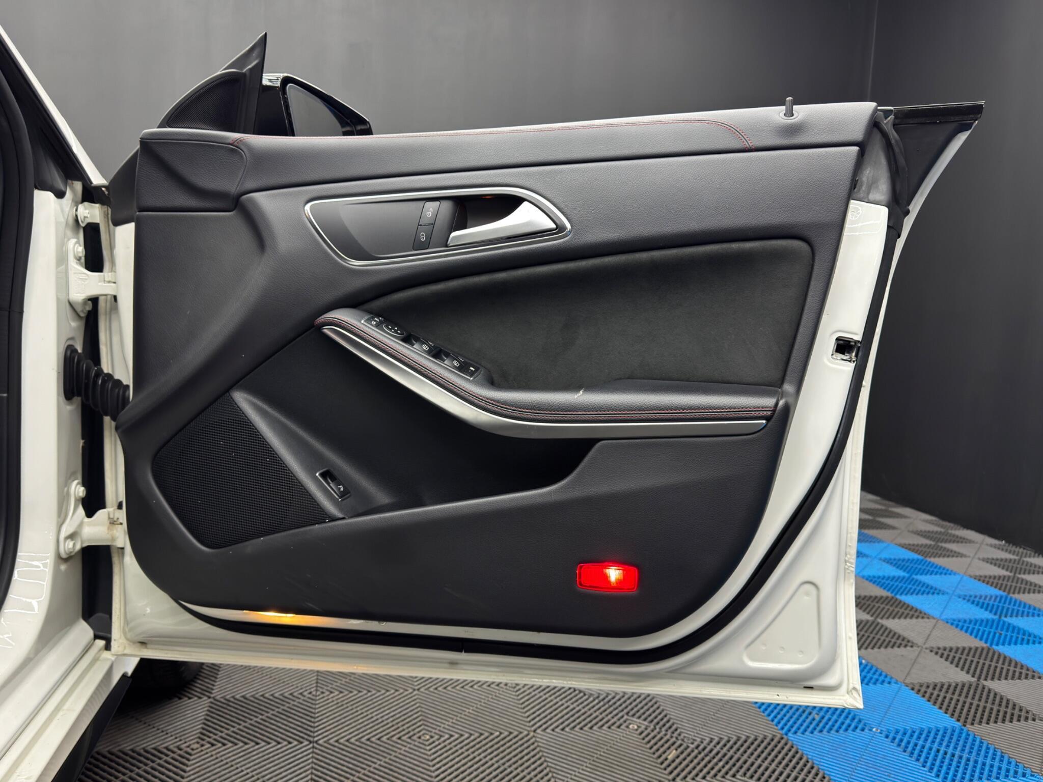 Mercedes CLA - Image 37