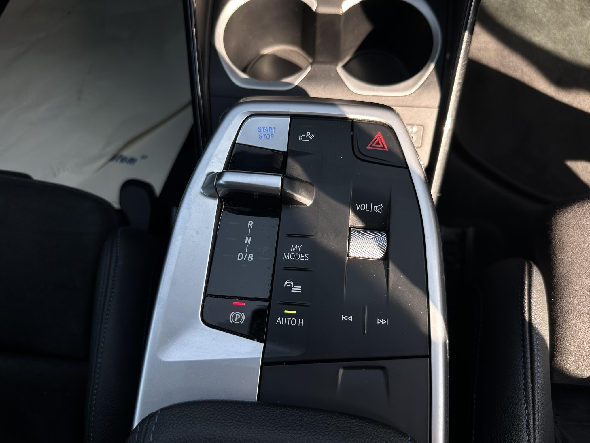 BMW iX1 - Image 10