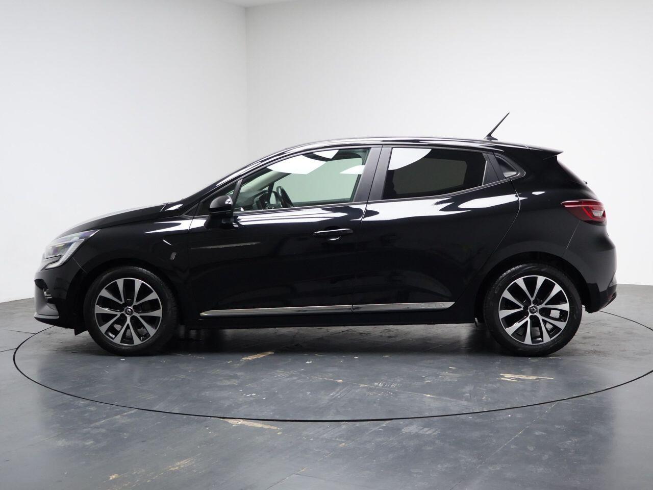 Renault Clio - Image 8