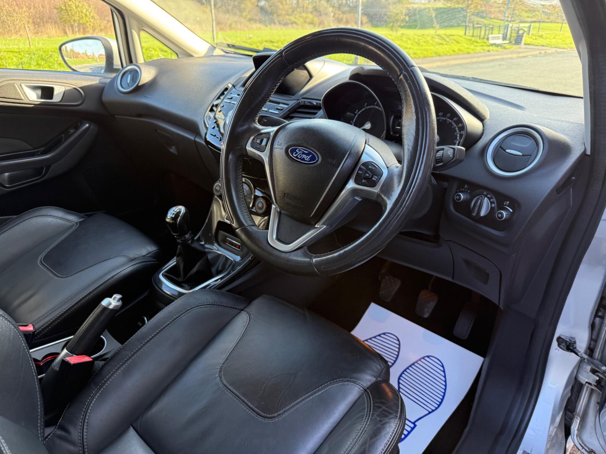 Ford Fiesta - Image 20